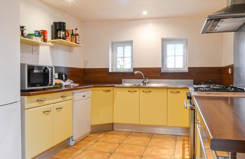 Mayrinhac-Lentour House | This beautiful stone farmhouse welcomes you in a small hamlet in the peaceful countryside.