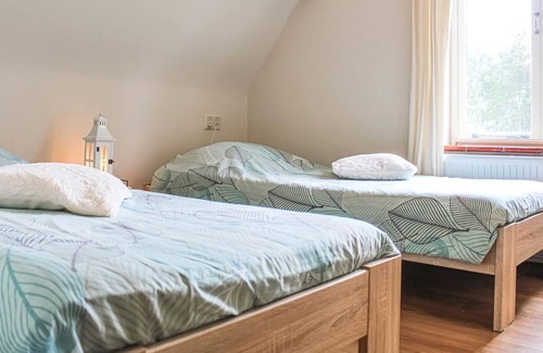 Slootdorp House | This beautiful and child-friendly semi-detached house for 4 people is located on a large plot of no