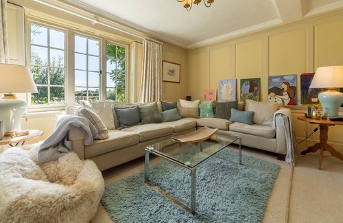 Stowmarket House | This beautiful hall provides all you could want for a wonderful family stay.