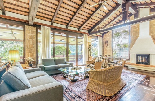 Torreglia House | This beautiful, homely vacation home at the foot of the Colli Euganei is an ideal starting point for