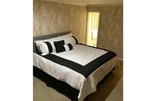 Canton House | This beautiful home located minutes from pro football Hall of Fame