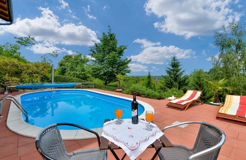 Petrinja House | This beautiful vacation home is located on a hill above the town of Petrinja.