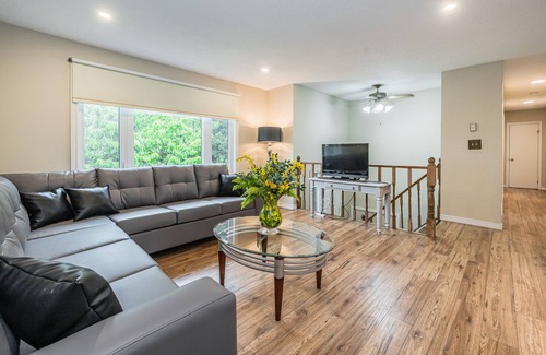 Tobermory Cottage | This cottage is a 5 bedroom(s), 2 bathrooms, located in Northern Bruce Peninsula, ON.