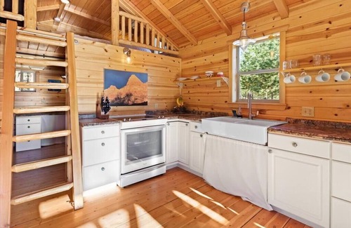 Florence Cabin | This cabin is a 1 bedroom(s), 1 bathrooms, located in Florence, MT.