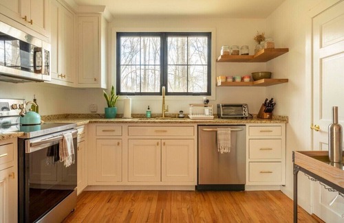 Pine Plains Cabin | This cabin is a 4 bedroom(s), 2.5 bathrooms, located in Pine Plains, NY.