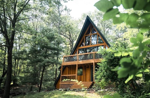 Pine Plains Cabin | This cabin is a 4 bedroom(s), 2.5 bathrooms, located in Pine Plains, NY.