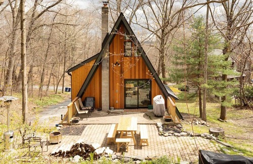 Pine Plains Cabin | This cabin is a 4 bedroom(s), 2.5 bathrooms, located in Pine Plains, NY.