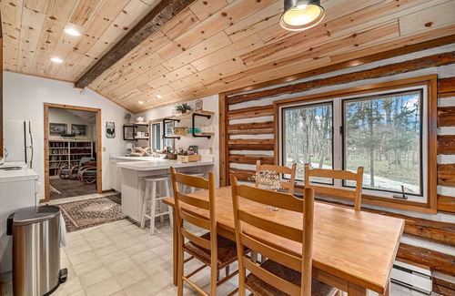 Harbor Springs Cabin | This cabin is a 2 bedroom(s), 1 bathrooms, located in Harbor Springs, MI.