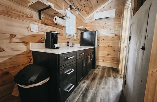 Hartwell RV Rental | This campground is a 0 bedroom(s), 1 bathrooms, located in Hartwell, GA.
