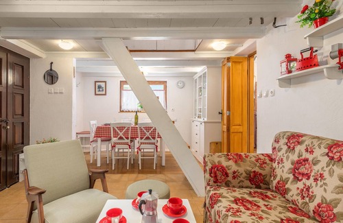 Boljevici House | This charming vacation house with pool is located in the quiet Istrian village of Vla.
