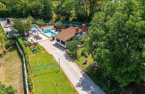 Boljevici House | This charming vacation house with pool is located in the quiet Istrian village of Vla.