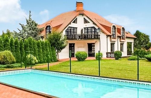 Gorki Mae Apartment | This comfortable holiday accommodation is located in the picturesque village of Brenna.