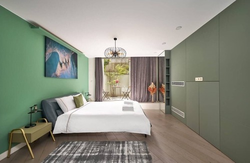 Galata Condo | This condominium is a 1 bedroom(s), 1.5 bathrooms, located in Beyoğlu, İstanbul.