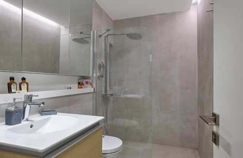 Galata Condo | This condominium is a 1 bedroom(s), 1.5 bathrooms, located in Beyoğlu, İstanbul.
