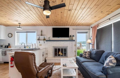 Conway Condo | This condominium is a 1 bedroom(s), 2 bathrooms, located in Conway, MI.