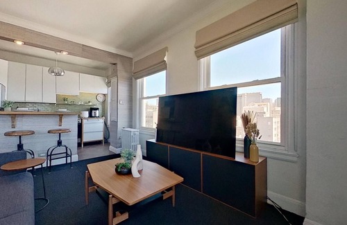 Tenderloin Condo | This condominium is a 0 bedroom(s), 1 bathrooms, located in San Francisco, CA.