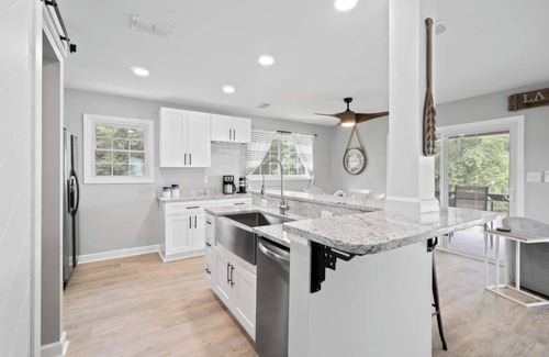 Claremont Cottage | This cottage is a 2 bedroom(s), 1 bathrooms, located in Claremont, NC.