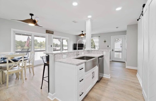 Claremont Cottage | This cottage is a 2 bedroom(s), 1 bathrooms, located in Claremont, NC.