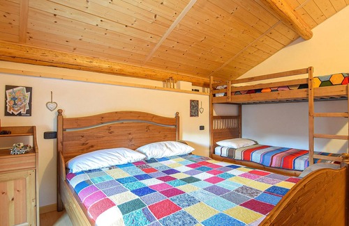 Ragoli House | This cottage is idyllically located on a plot surrounded by forest and offers good conditions for a