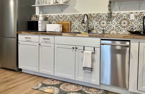 Fort Pierce House | This Cozy Cottage is located a few minutes from the downtown area and the beach.