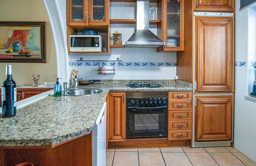 Saucelle House | This cozy cottage with a beautiful view can accommodate the whole family.