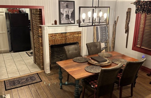 Charles Town House | This cozy home takes you back in history to 1750 while enjoying modern luxuries.