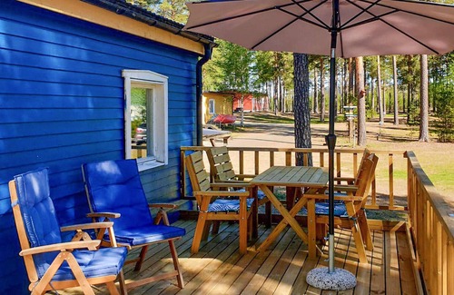 Grasmark House | This cozy vacation home welcomes you in Gräsmark, just a few meters from the lake.