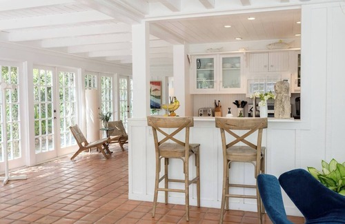 Montecito Apartment | This duplex is a 2 bedroom(s), 2 bathrooms, located in Montecito, CA.
