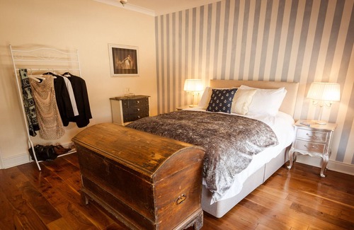 Town Lots House | This exclusive townhouse caters for the ideal luxury getaway in Bantry