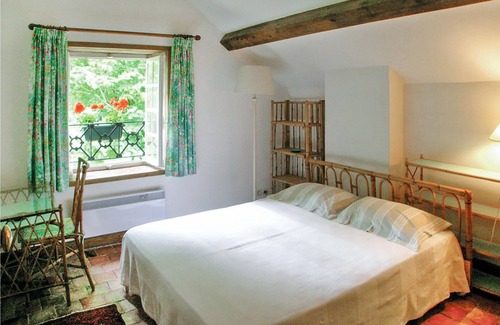 Sainte-Marie House | This former gardener's cottage offers a fantastic view of the surrounding fields and forests thanks