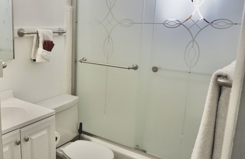 Lower Avenues Apartment | This fourplex is a 1 bedroom(s), 1 bathrooms, located in Salt Lake City, UT.