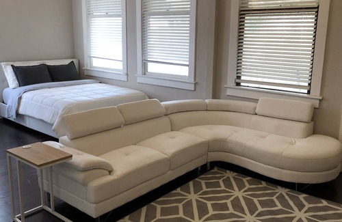 Sanford Apartment | This fresh, new studio with outdoor loft is in the heart ❤️ of Downtown Sanford!