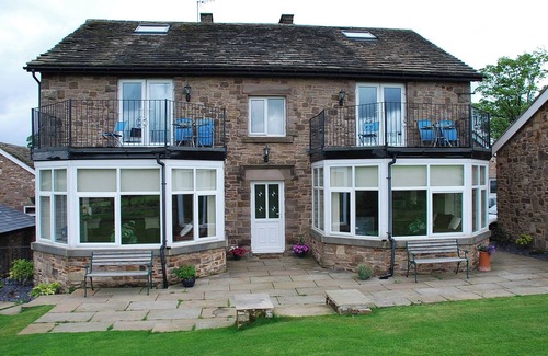 Whaley Bridge Cottage | This beautifully appointed apartment is set within a converted farmhouse.