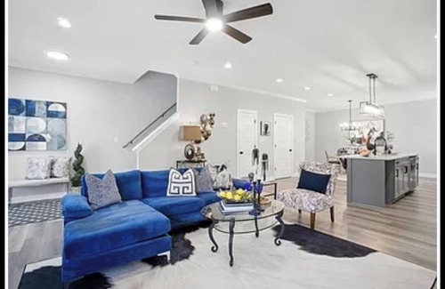 Norfolk House | This gorgeous Larchmont cozy cottage will amaze you!