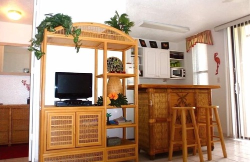 Bolongo Bay Condo | This gorgeous studio on the Oceanfront is perfect for couples!