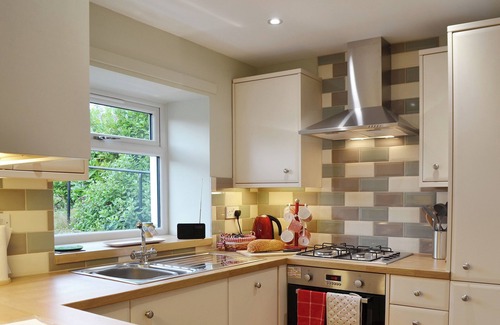 Ceres Cottage | This holiday property makes for a great romantic getaway.