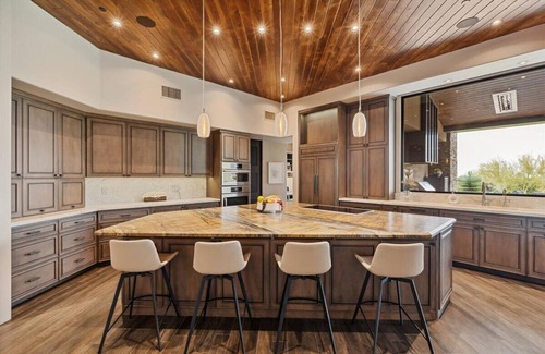 Carefree House | This home is ONLY AVAILABLE THROUGH 9/30/2024. 30 DAY minimum stay per the HOA.