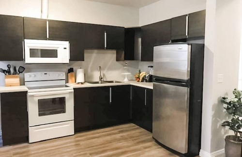 Pacific Terrace Hotel | This hotel is a 2 bedroom(s), 1 bathrooms, located in San Diego, CA.