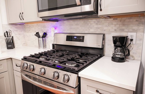 Corn Hill House | This house is a 1 bedroom(s), 1 bathrooms, located in Rochester, NY.