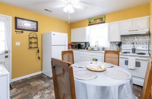 Georgetown House | This house is a 2 bedroom(s), 1 bathrooms, located in Georgetown, KY.