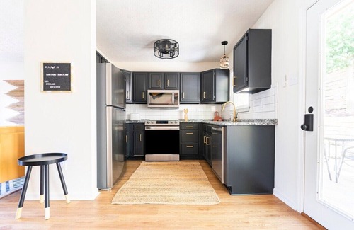 Lexington House | This house is a 2 bedroom(s), 1 bathrooms, located in Lexington, KY.