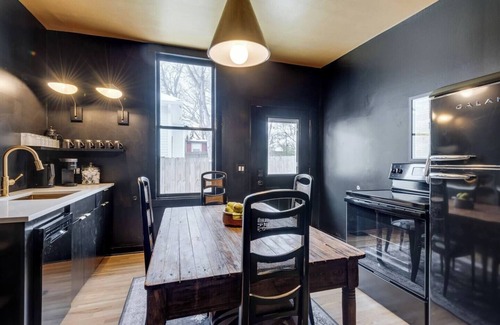 Nashville House | This house is a 2 bedroom(s), 2 bathrooms, located in Nashville, TN.