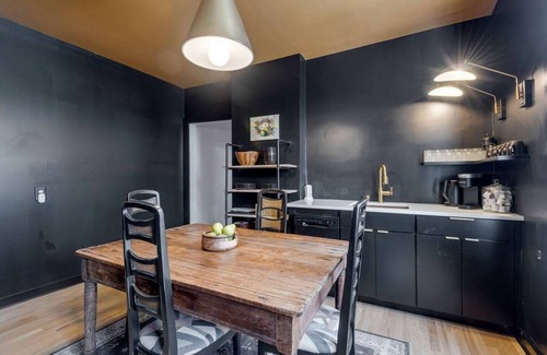 Nashville House | This house is a 2 bedroom(s), 2 bathrooms, located in Nashville, TN.