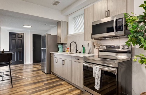 Northwest Calgary House | This house is a 2 bedroom(s), 2 bathrooms, located in Calgary, AB.