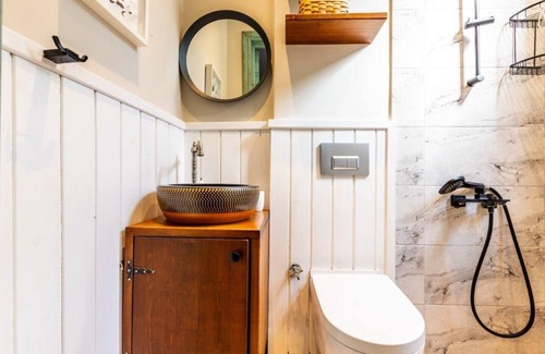 Balat House | This house is a 2 bedroom(s), 2 bathrooms, located in Fatih, İstanbul.