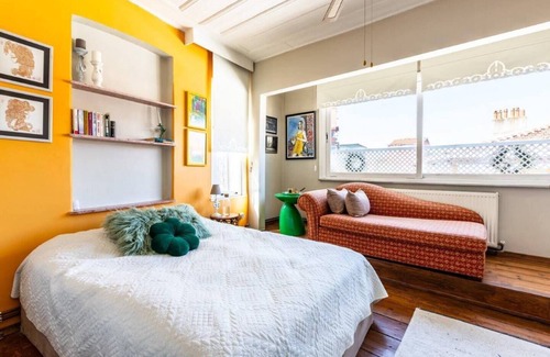 Balat House | This house is a 2 bedroom(s), 2 bathrooms, located in Fatih, İstanbul.