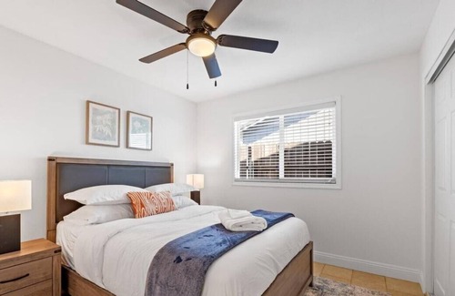 Sacramento House | This house is a 3 bedroom(s), 2 bathrooms, located in Sacramento, CA.