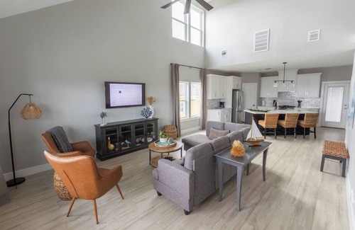 Seabrook House | This house is a 3 bedroom(s), 1 bathrooms, located in Seabrook, TX.