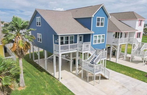 Seabrook House | This house is a 3 bedroom(s), 1 bathrooms, located in Seabrook, TX.