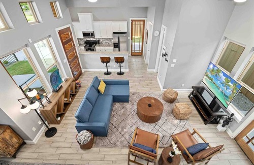 West Dallas House | This house is a 3 bedroom(s), 2.5 bathrooms, located in Dallas, TX.